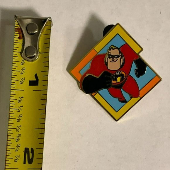 Disney Pin - Mr. Incredible Mickey's Mystery Pin Machine Pixar Collection - 2007 - Picture 6 of 8
